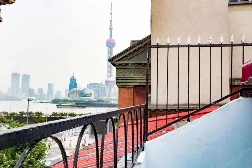 1-Bedroom Hotel-Style Apartment for Rent on the Bund | Shanghai Bund City Union Apartment