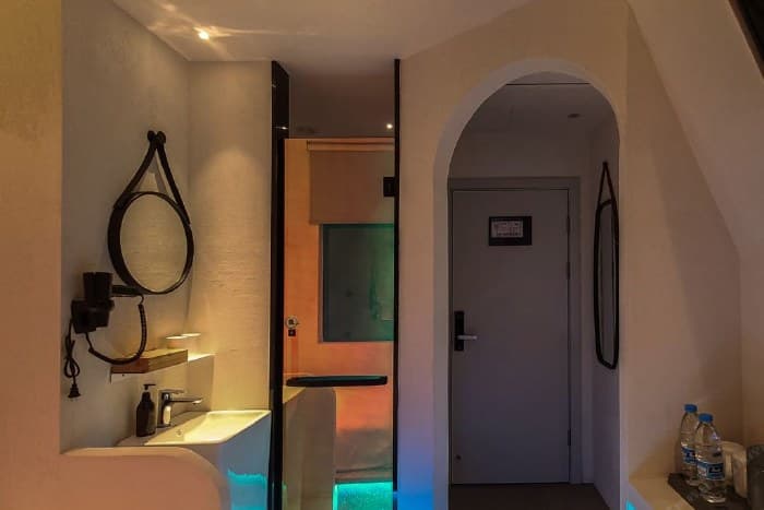 Tuski INS King Room