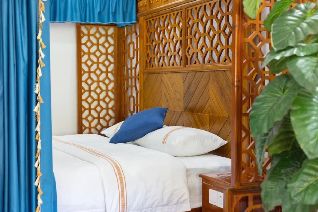 View photo 2