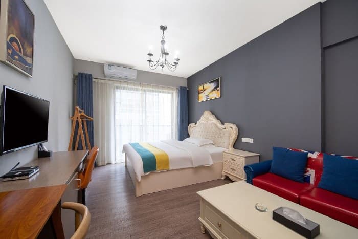 Comfortable King Room (with Balcony)