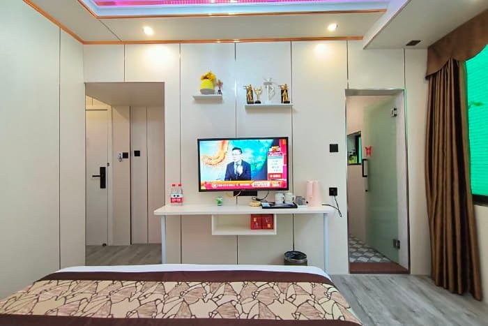 Enjoy a romantic king room