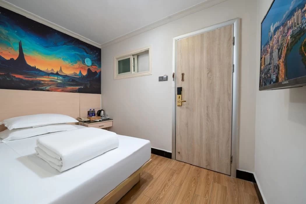 Standard 1-bedroom hotel room for rent in Huaqiangbei commercial district | No. 8 Chain Hotel (Shenzhen Huaqiangbei Branch)