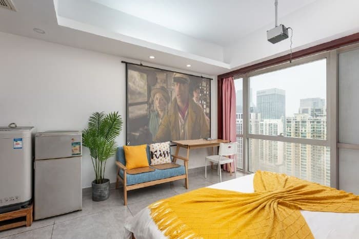 High-definition giant screen projection king room
