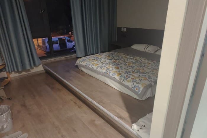 Entire floor of private rooms