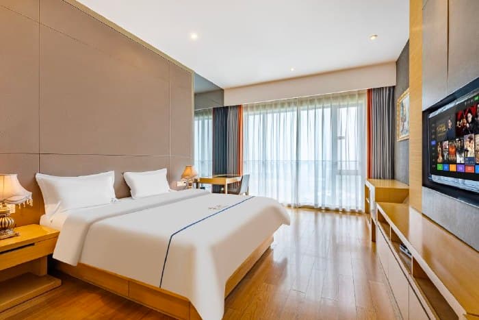 Deluxe King Room