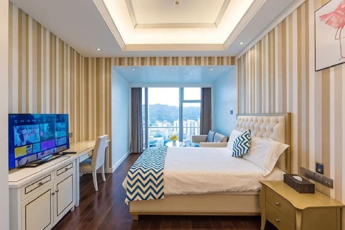 High-rise Sunrise Mountain View King Room
