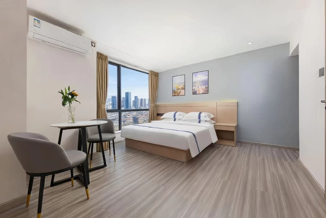 View photo 3