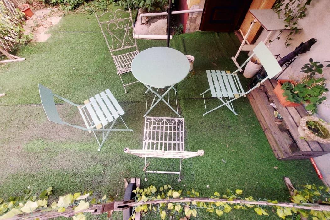View photo 1