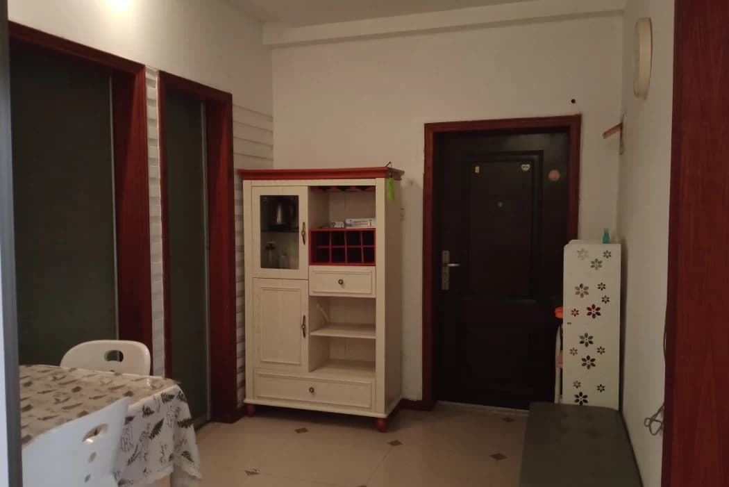 3-Bedroom Apartment for Rent in the Ming Palace/Nanjing Museum Area | Cozy Home by Hongyun, Near Nanjing Museum, Ming Xiaoling Mausoleum, and Sun Yat-sen Mausoleum