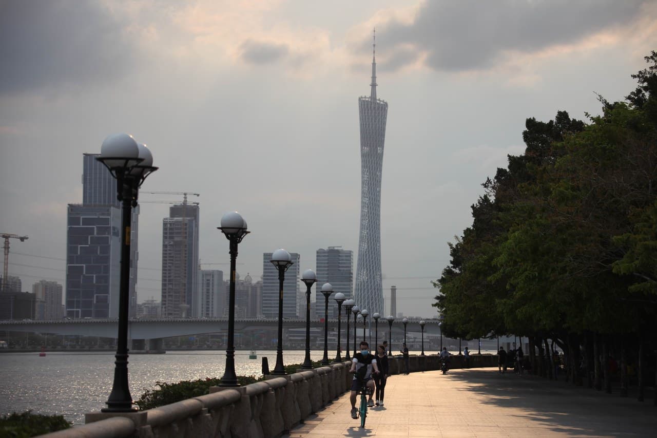 Adjacent to the Pazhou Canton Fair Complex and Zhujiang New Town CBD