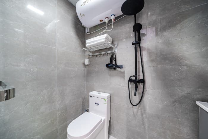 Electric water heater, toilet, bath towel, hand towel