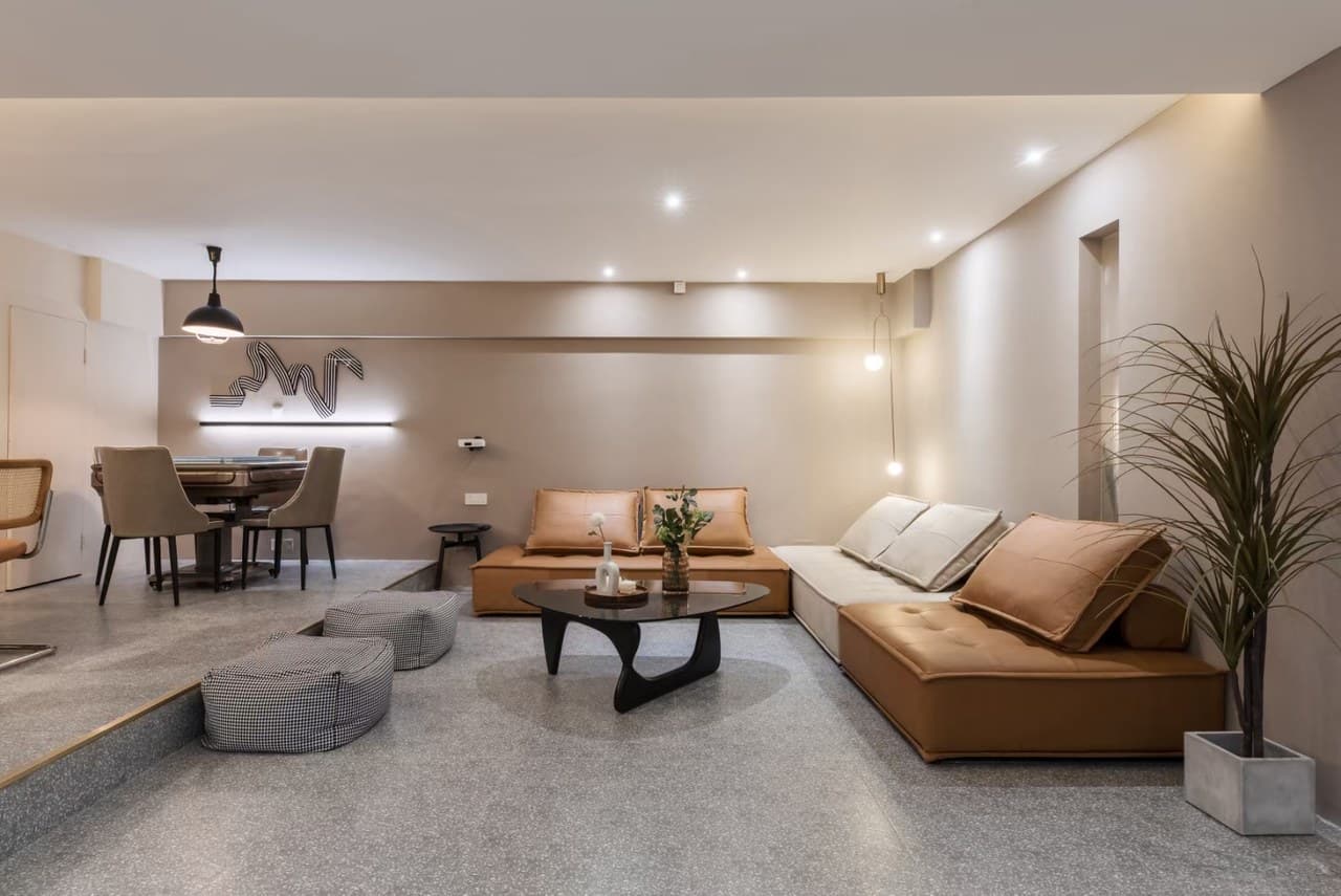 Several large spaces for parties and gatherings nearby