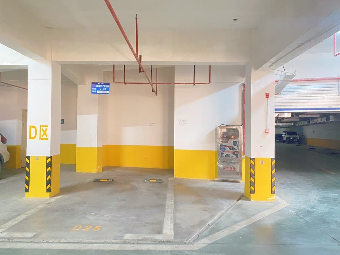 Free parking spaces