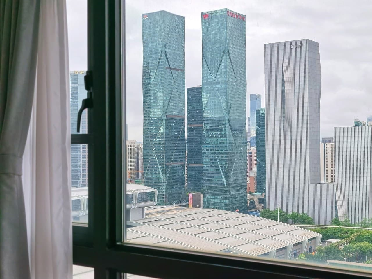 Above the convention center, in the heart of the bustling CBD