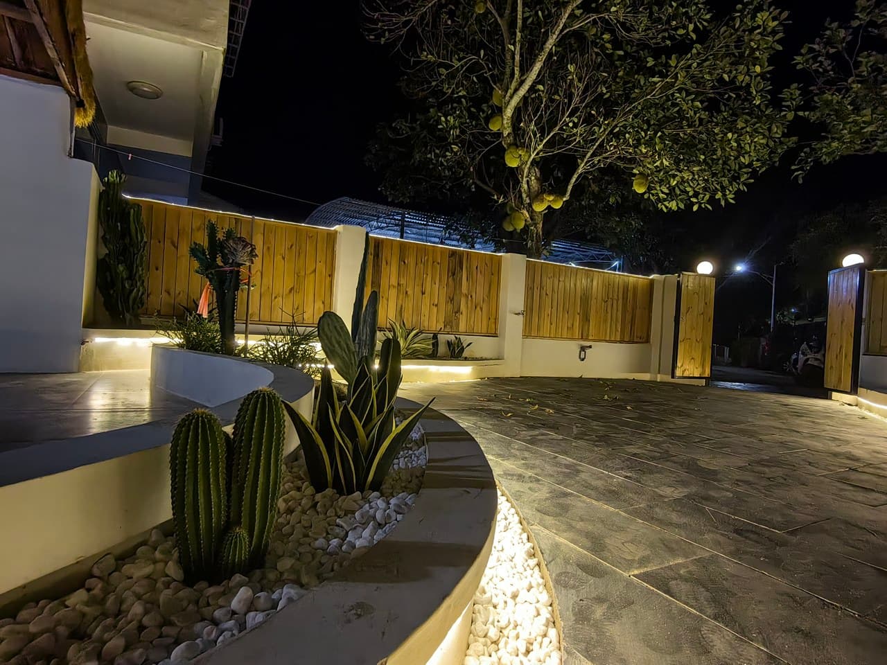 Independent courtyard, near the sea, convenient transportation