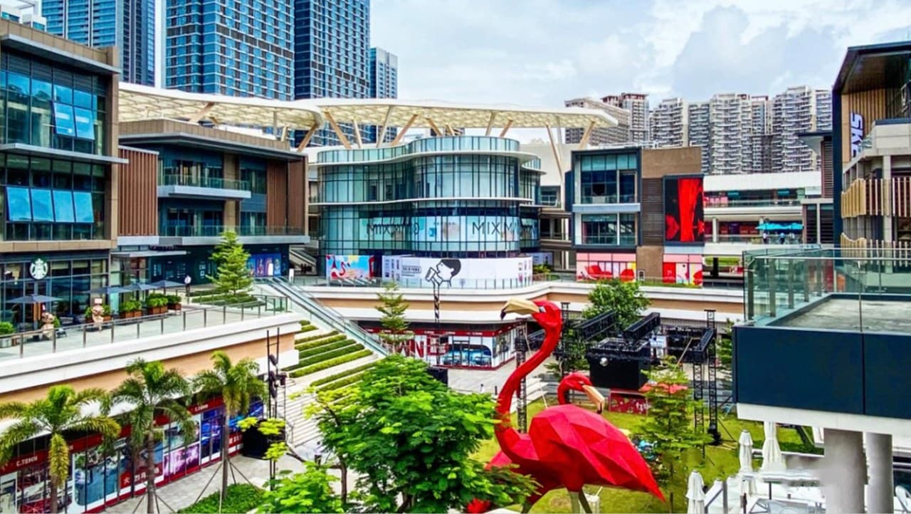 Convenient for travel around Longhua Central Business District