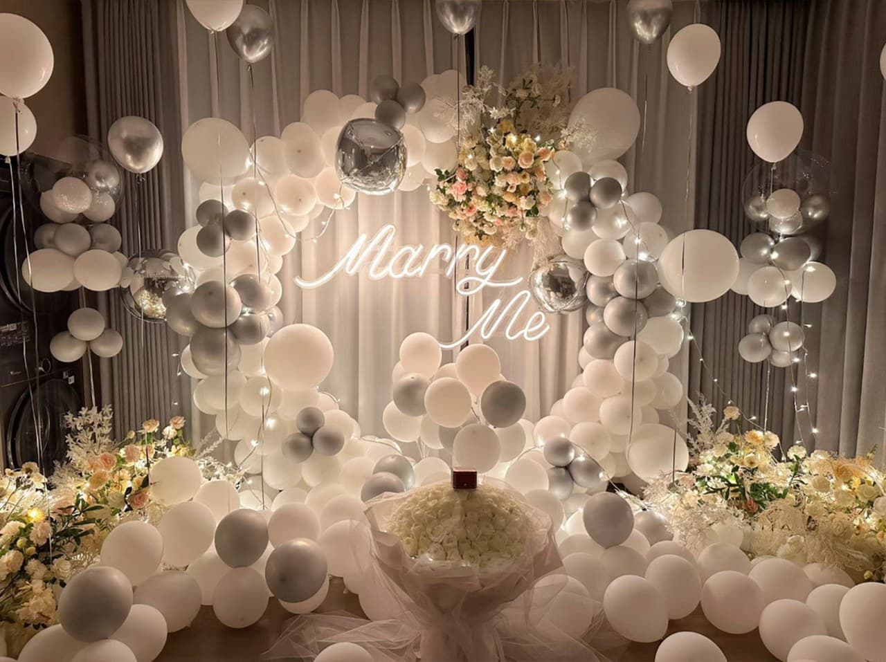 We provide decoration services for birthday parties, marriage proposals, wedding processions, etc.