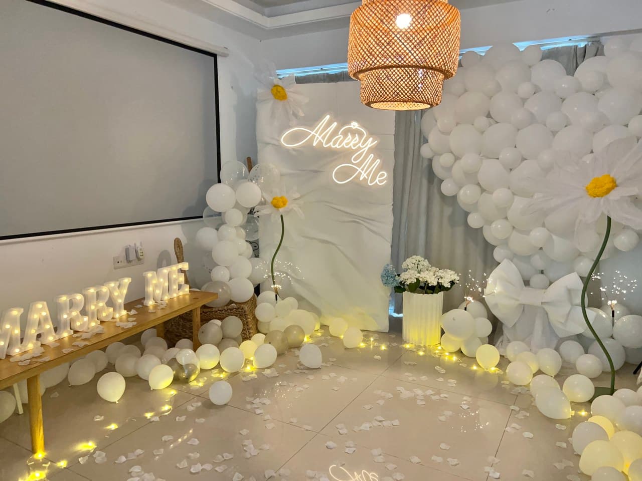 We provide decoration services for birthday parties, marriage proposals, wedding processions, etc.