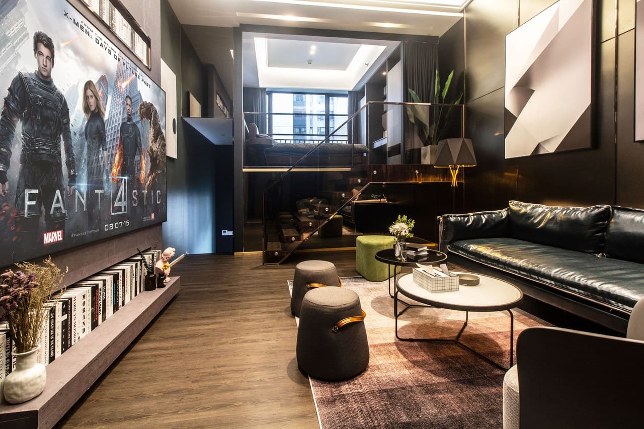 Luxury two-bedroom apartment, suitable for family and friends.