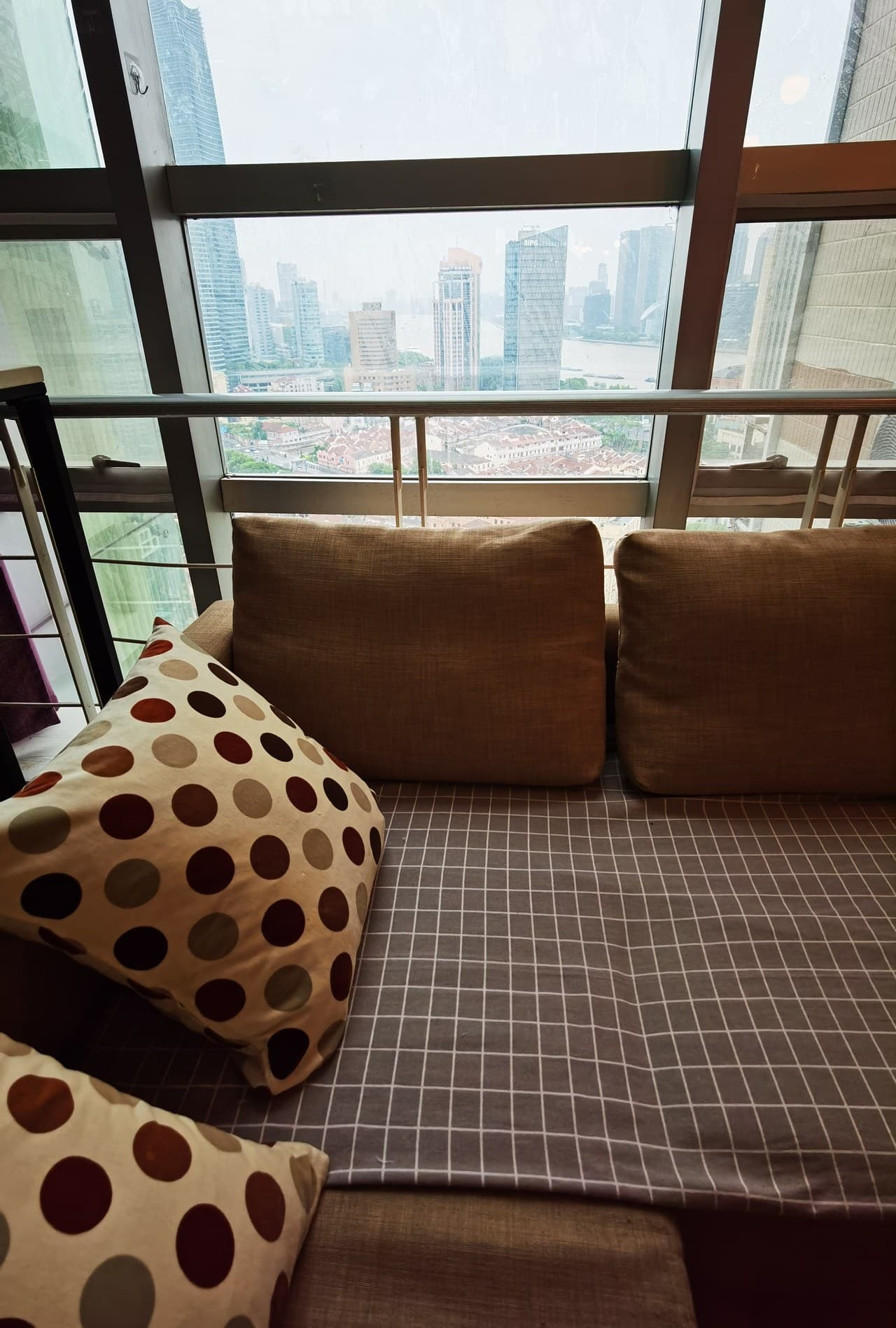 The Bund, the Huangpu River and the Suzhou Creek are right in front of the door.