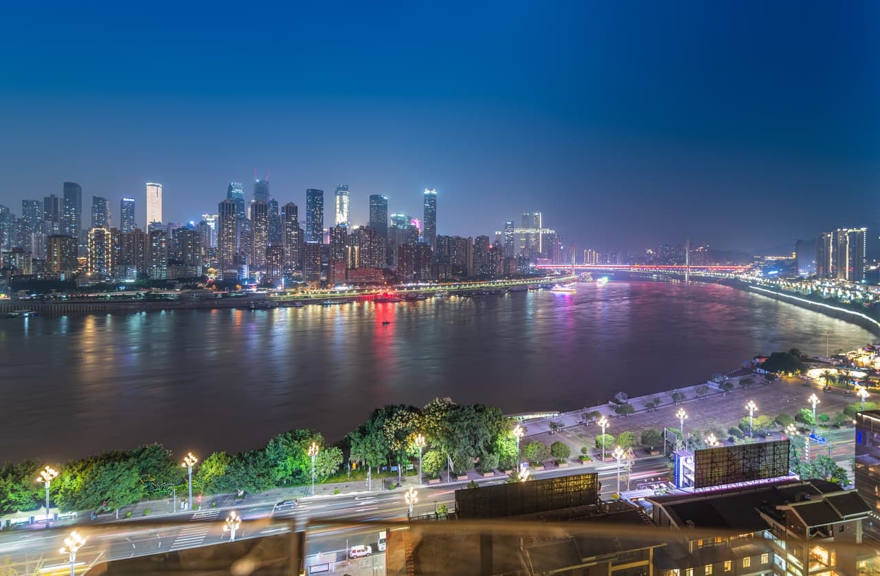 The huge viewing terrace has a beautiful night view.
