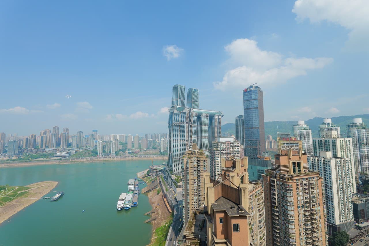 High-rise three-bedroom, four-bedroom suite in the heart of Hongyadong