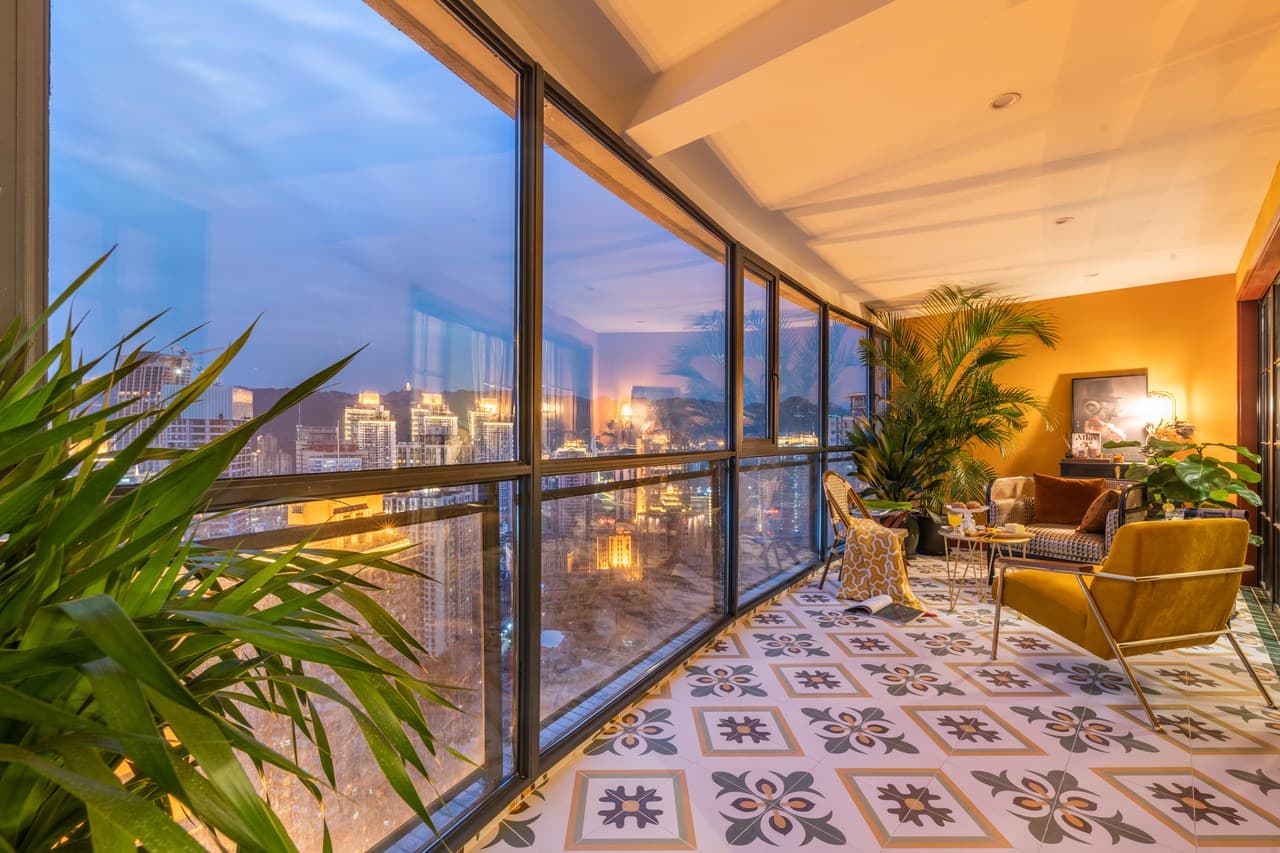 Excellent location, close to attractions, convenient transportation