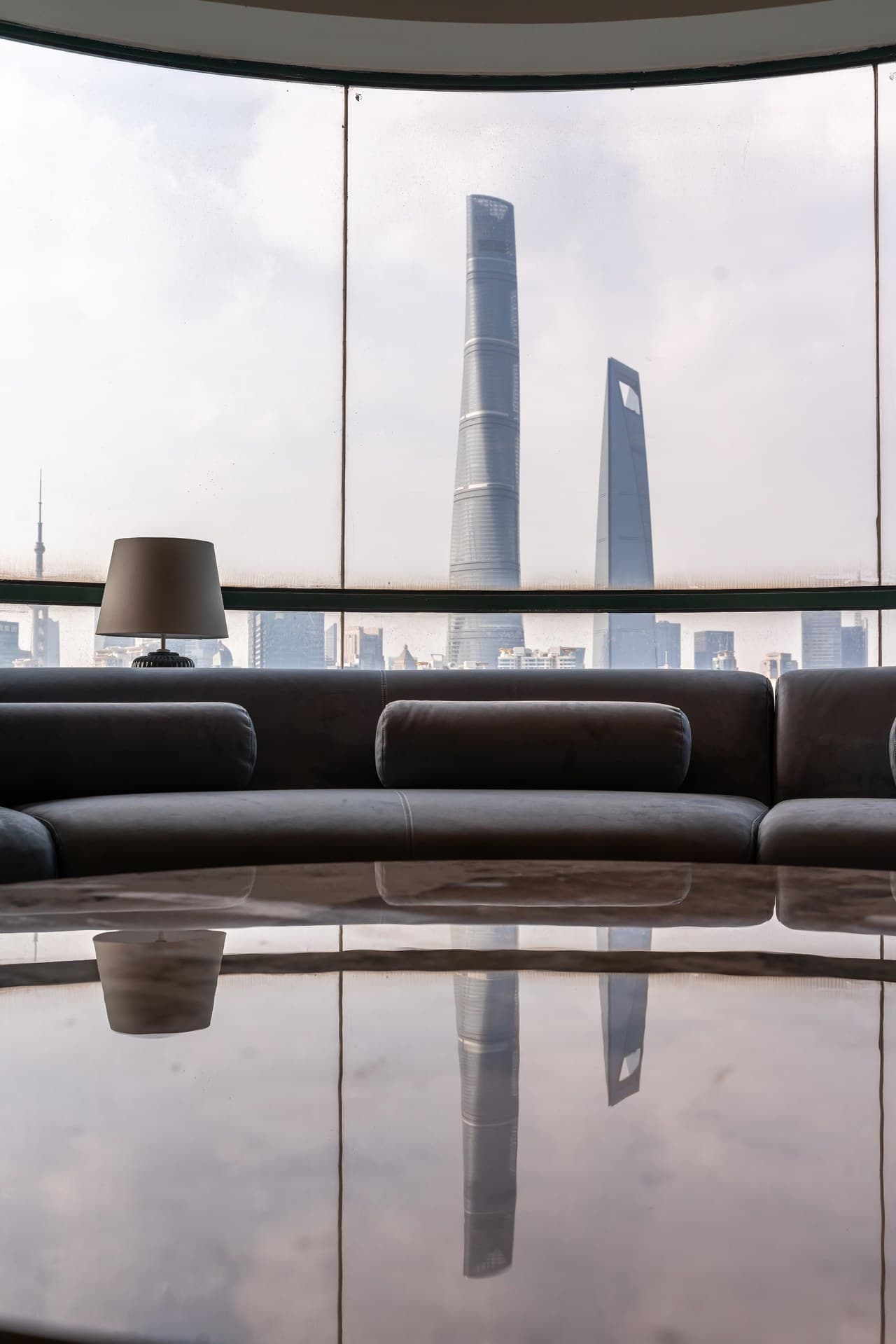 270° panoramic high-rise apartment on the Bund