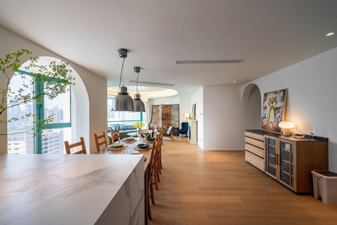 Extra-large open kitchen, perfect for photoshoots, parties, and private cooking.