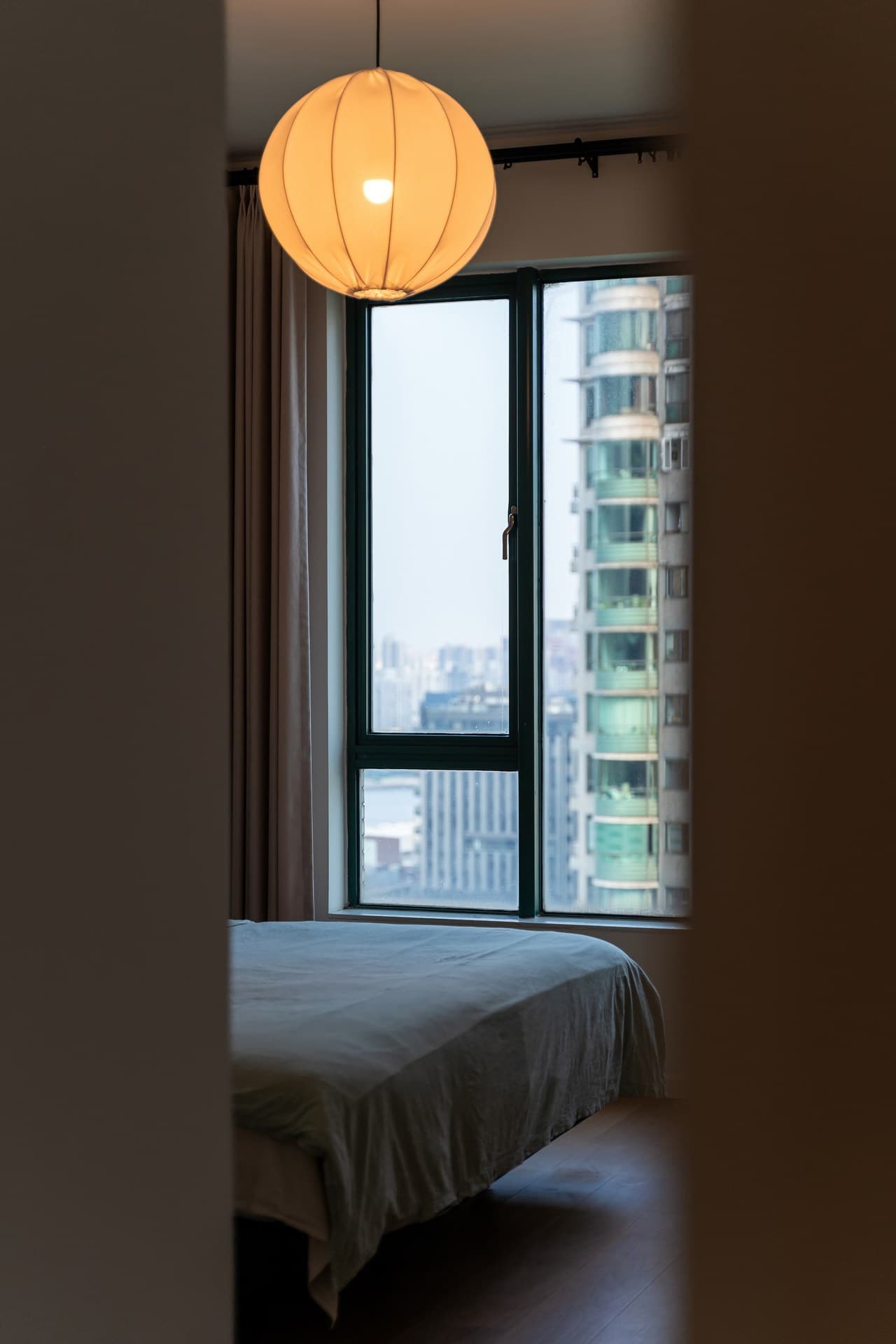 The whole house has water-based underfloor heating, allowing you to enjoy the freedom of going barefoot in winter.