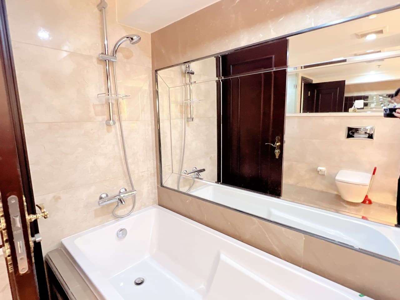 Workers' Stadium Sanlitun Family Two-Bedroom Three-Bed Suite