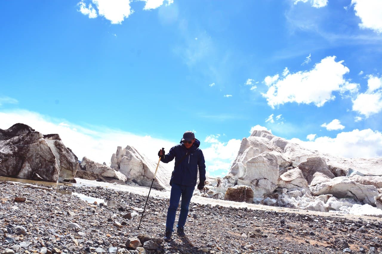 The landlord is a well-known author and adventure traveler.