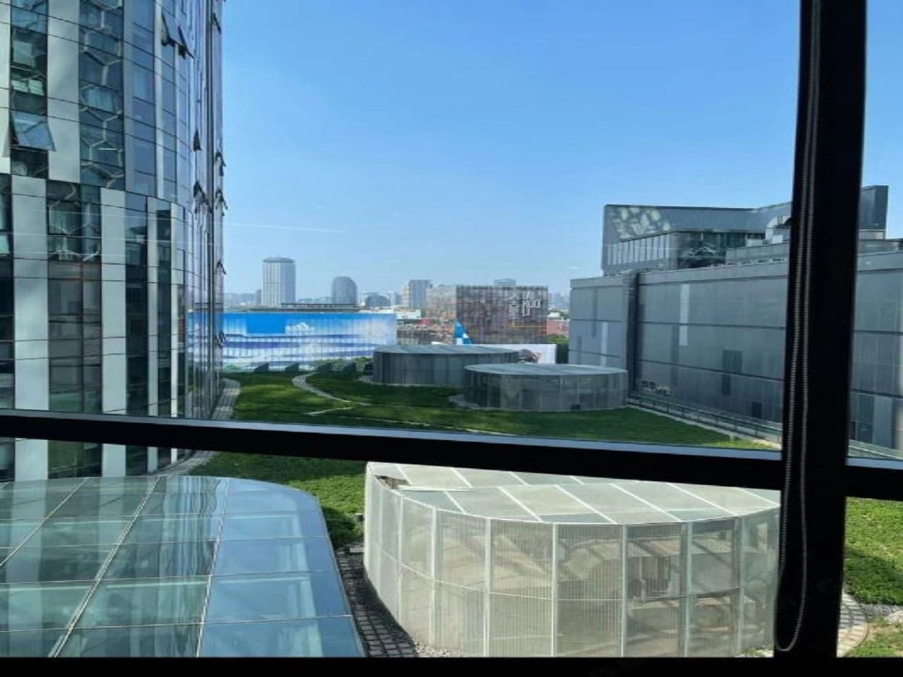Workers' Stadium and Sanlitun are within walking distance.