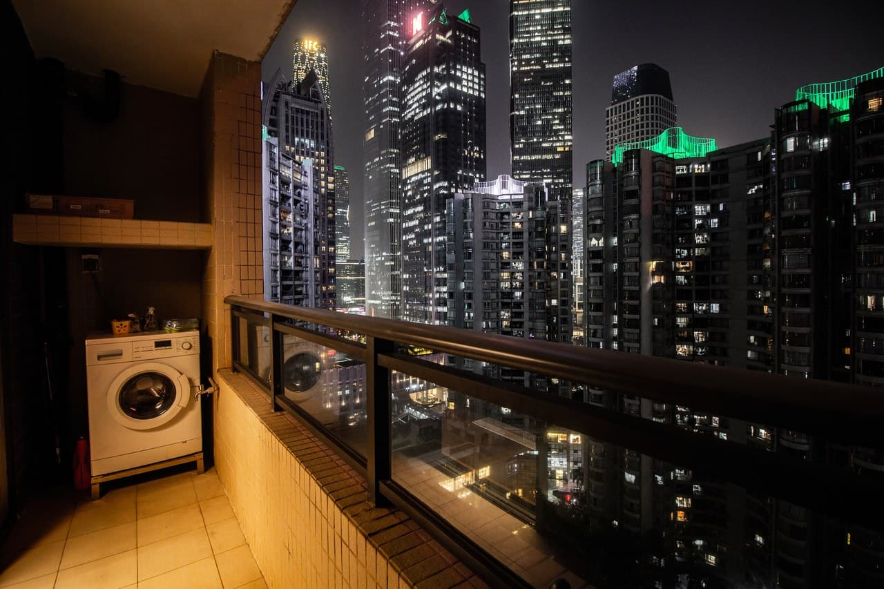CBD business district, worry-free dining and convenient transportation