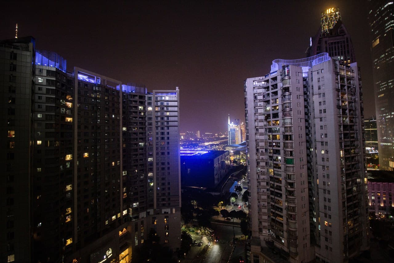 CBD business district, worry-free dining and convenient transportation