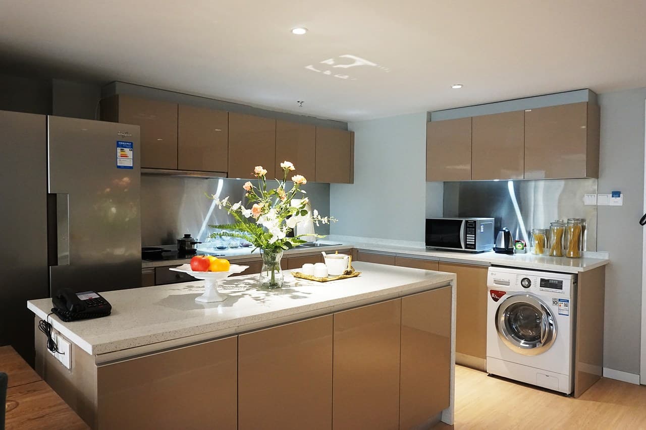The apartment has complete facilities for a comfortable stay.