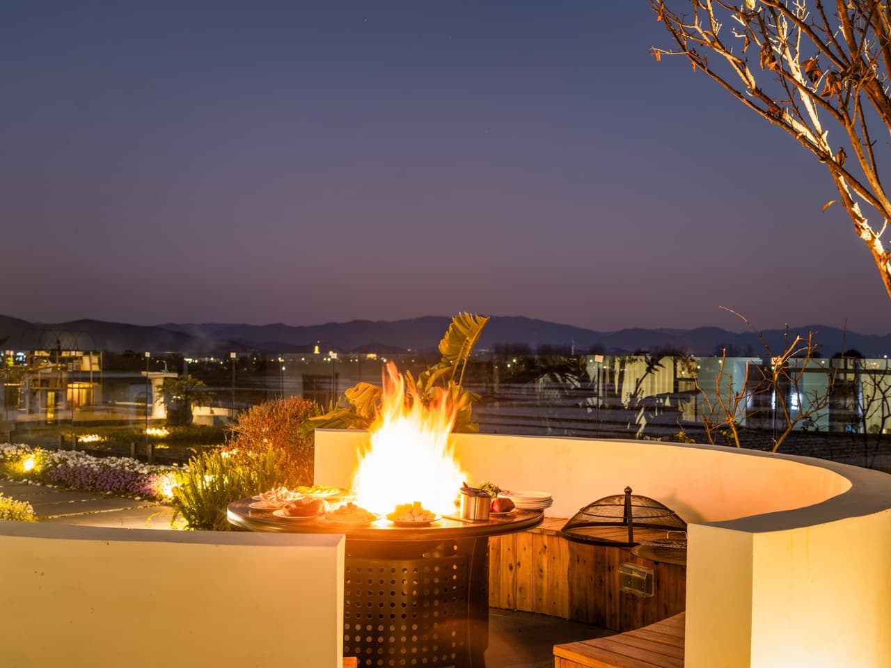 We offer you a warm and peaceful place to relax.