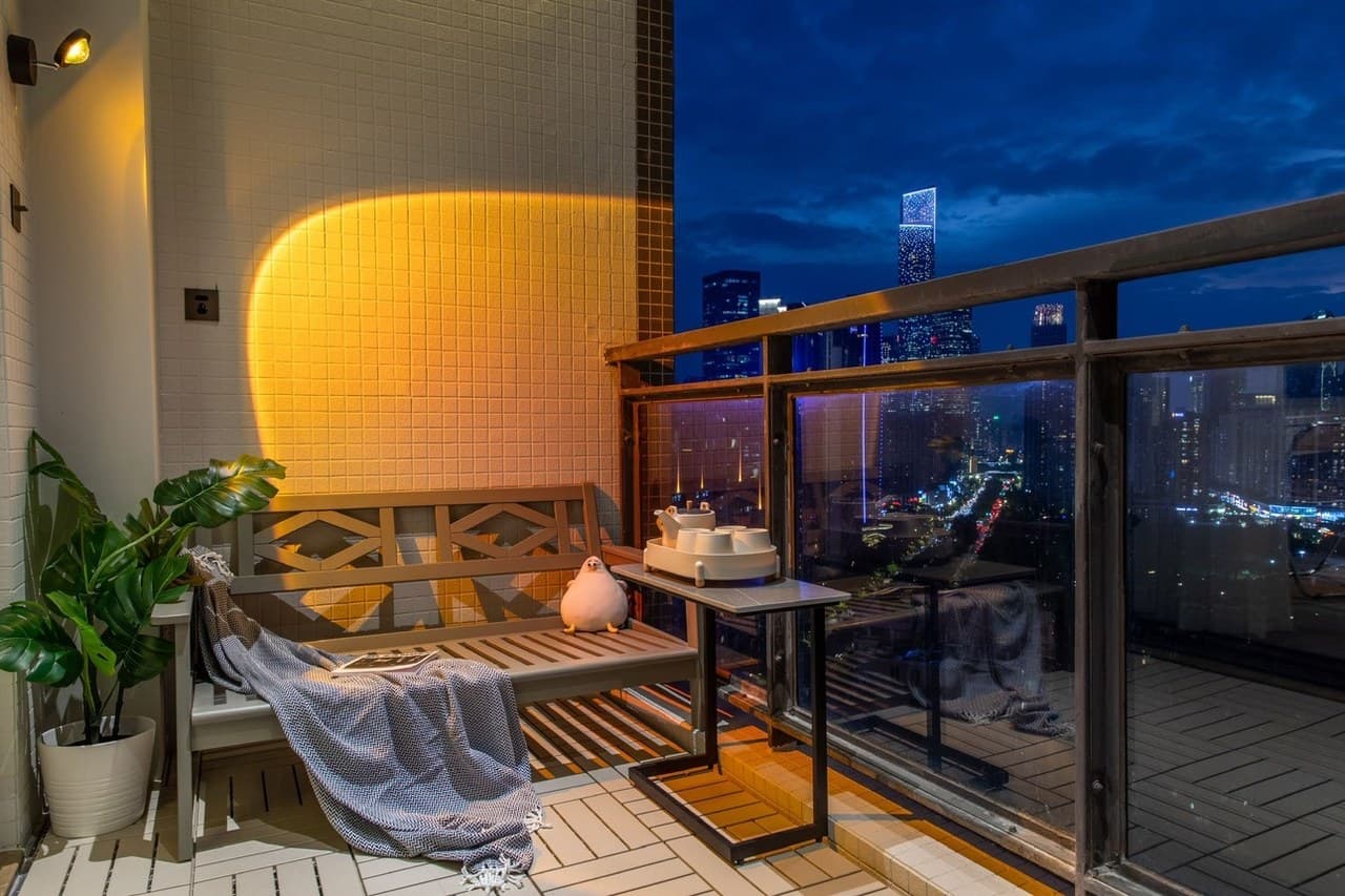 Scenic Balcony