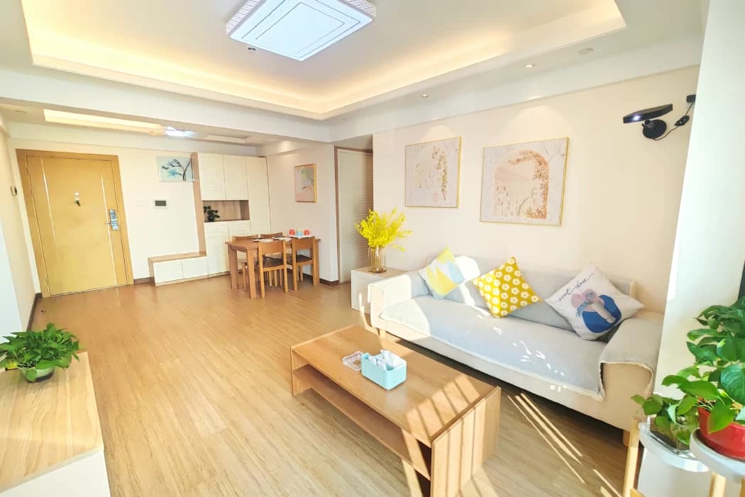 3-Bedroom Hotel-Style Apartment for Rent near Nanjing Railway Station/Hongshan Zoo | Doraemon
