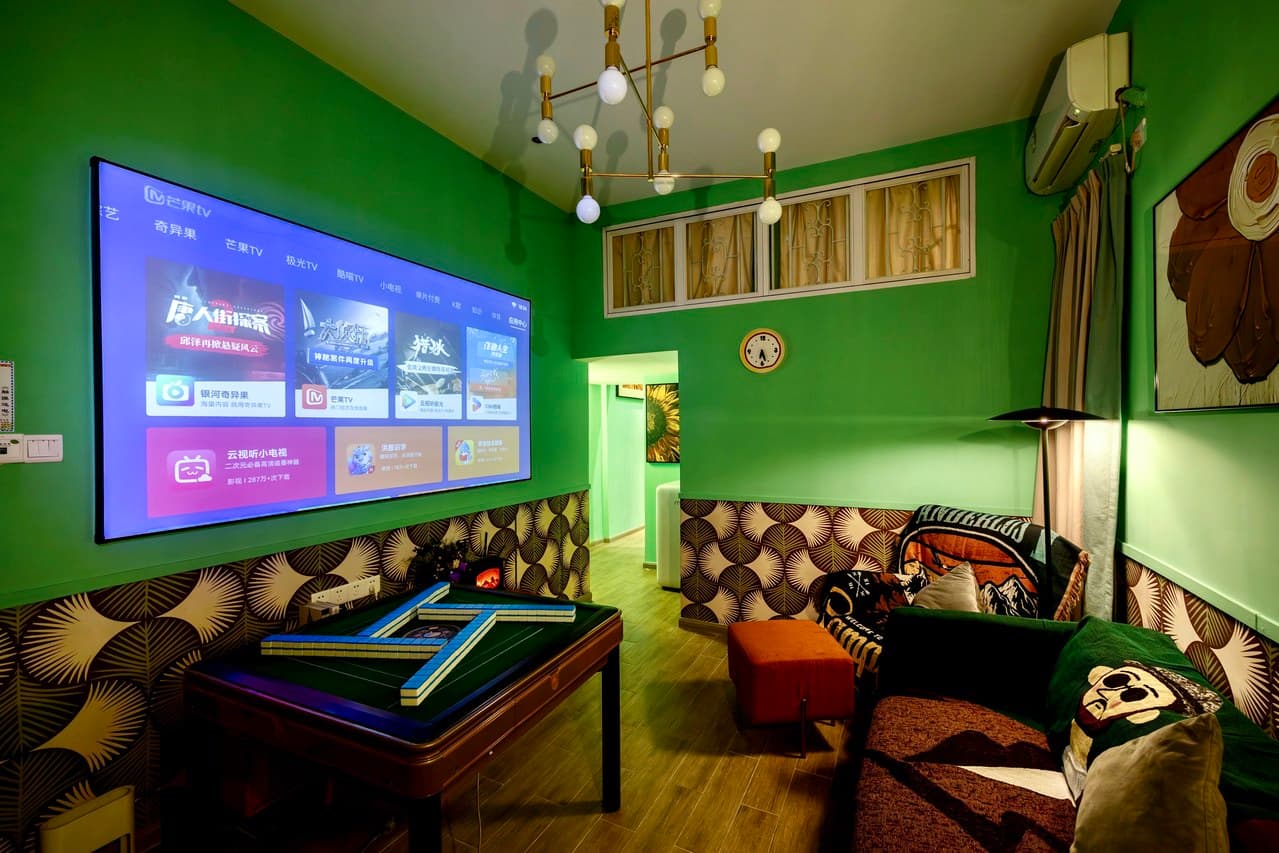 Fully equipped with entertainment facilities