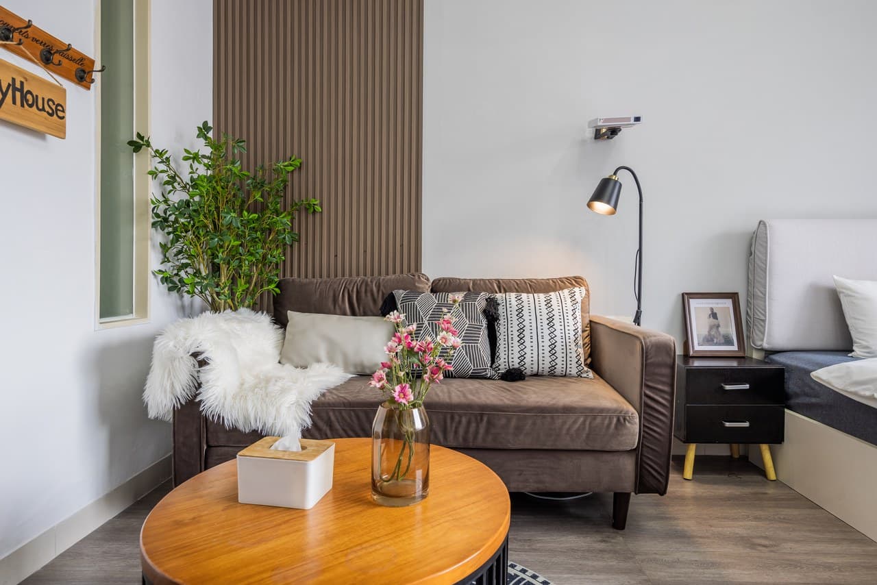 1.8-meter king-size bed with heating in Zhujiang New Town