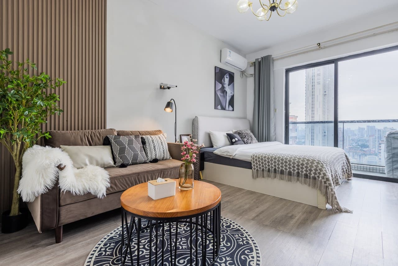 1.8-meter king-size bed with heating in Zhujiang New Town