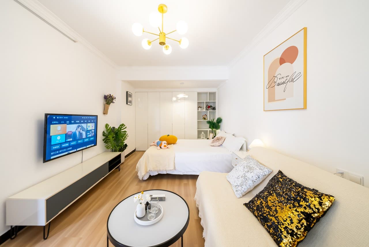 First floor, private entrance, spacious, clean and quiet