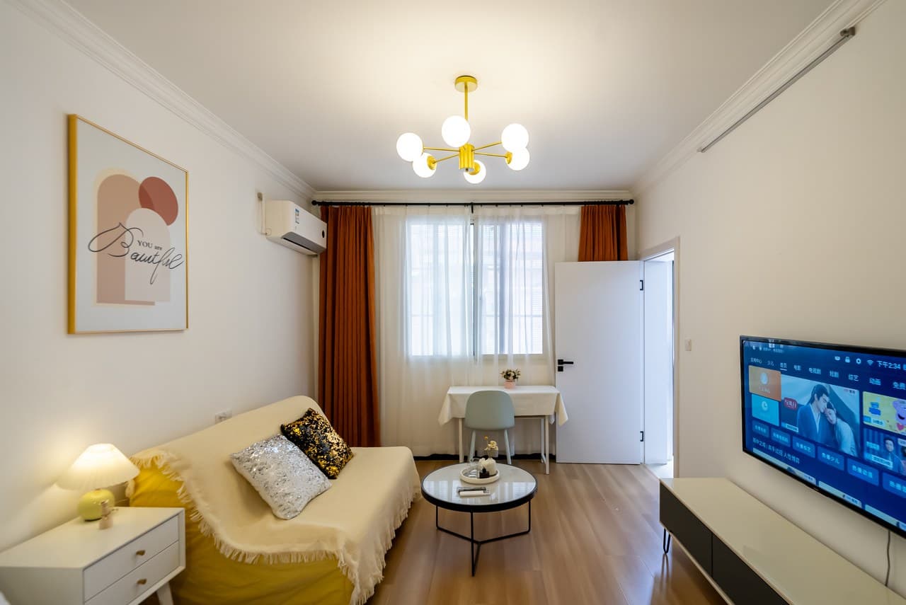 First floor, private entrance, spacious, clean and quiet