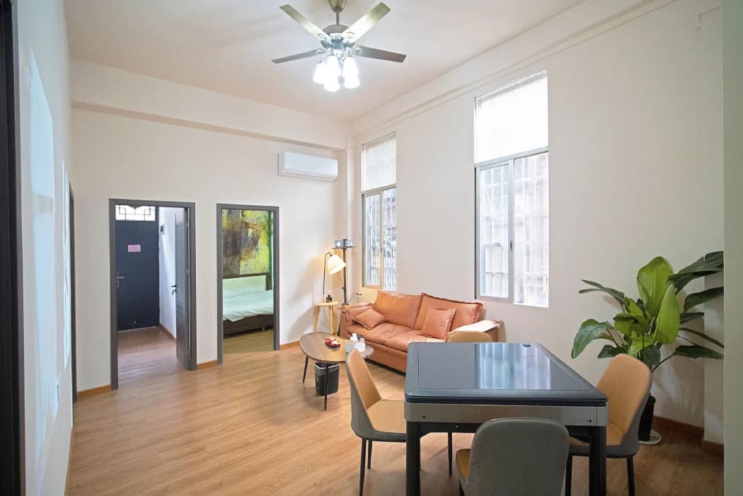 4-bedroom guesthouse for rent near Haizhu Square/Beijing Road Pedestrian Street | Lanwanju landlord