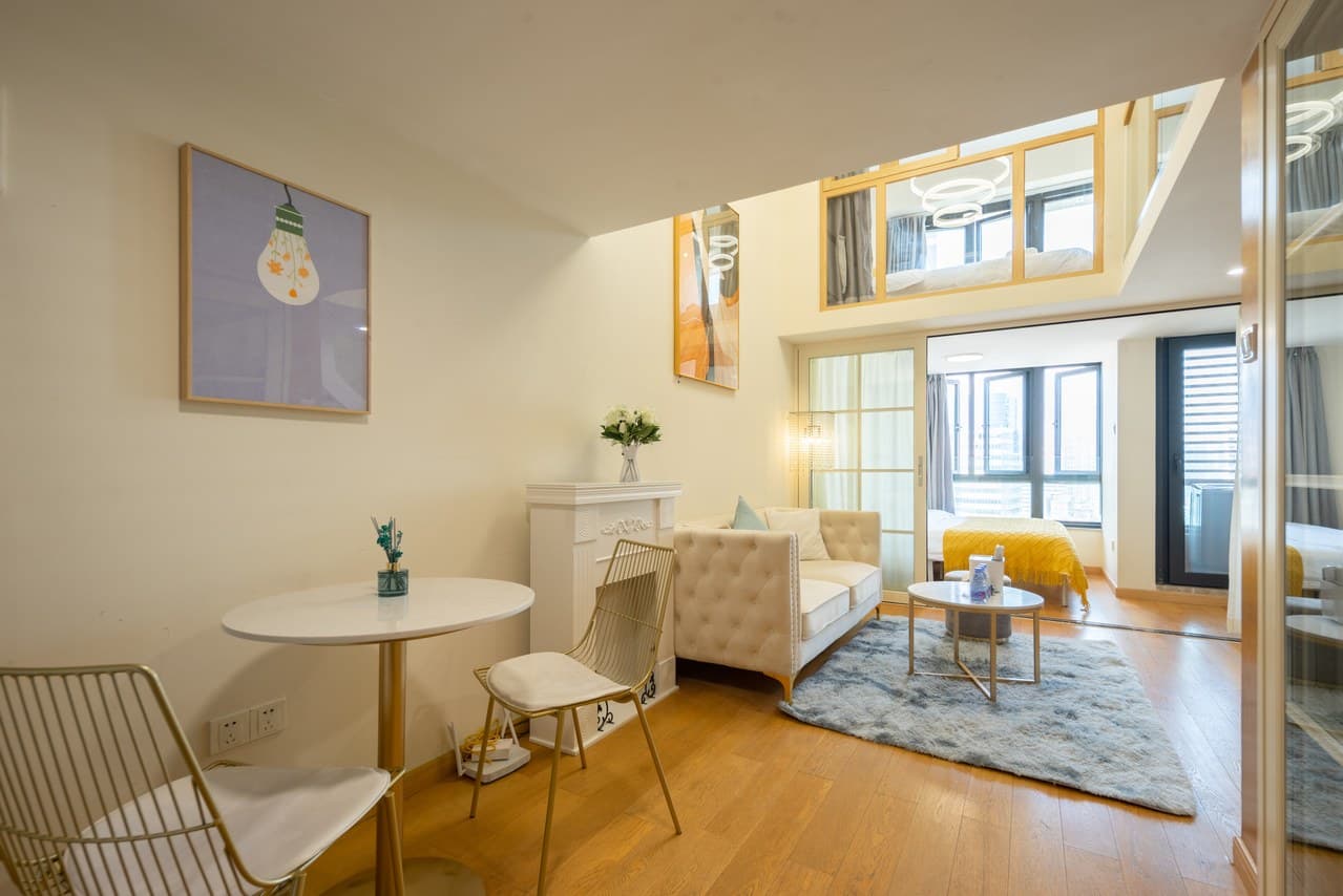 Convenient transportation, central location in Nanshan District