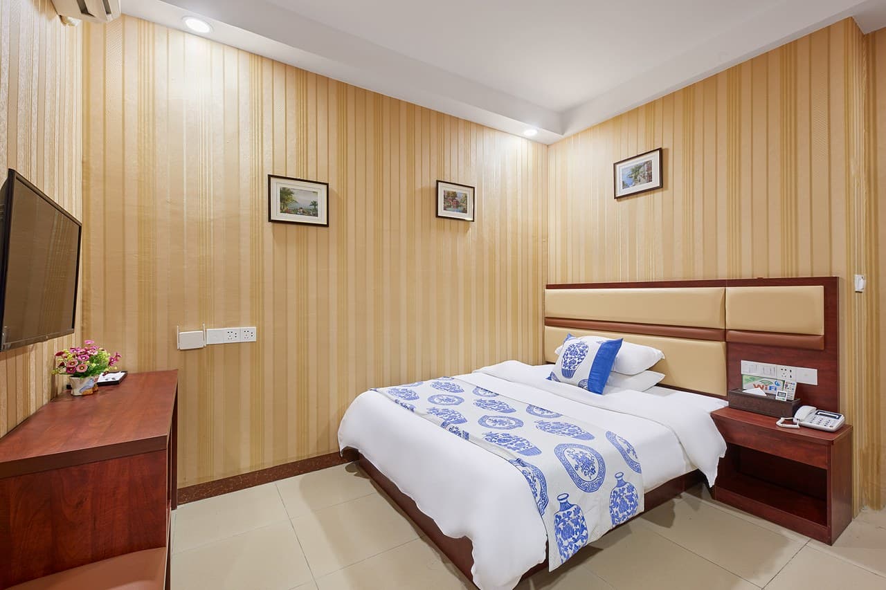 Standard King Bed