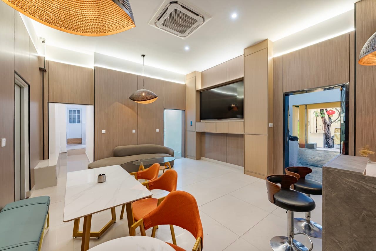Located in the city center, with convenient surroundings