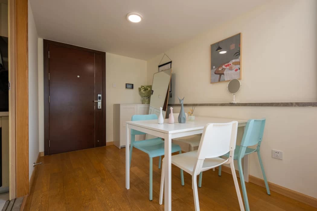 View photo 4
