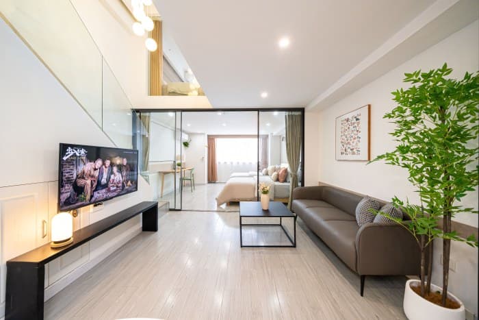 3-bedroom duplex apartment for rent near Hongqiao Airport/National Exhibition and Convention Center | Hua Xiaohua Homestay